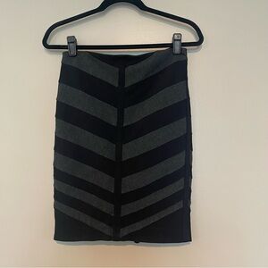 White House Black Market, Chevron Knee-Length Cocktail Mini Skirt, Size …